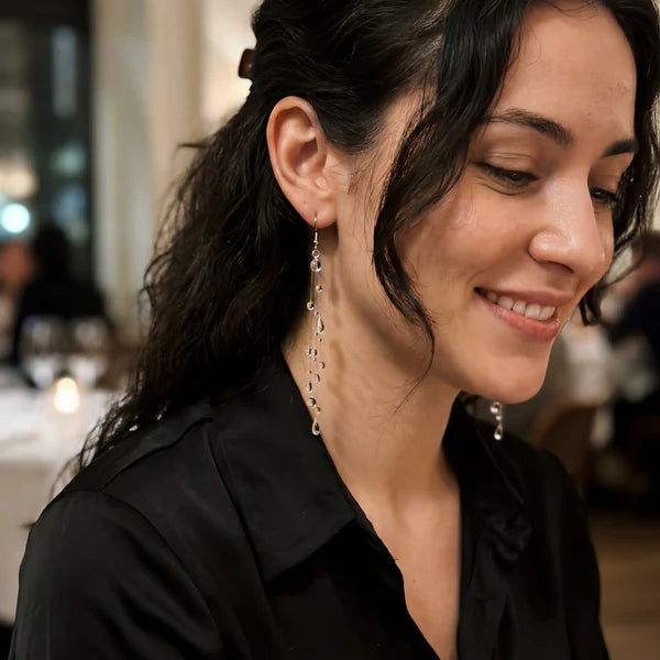 Claire Bennett., 32